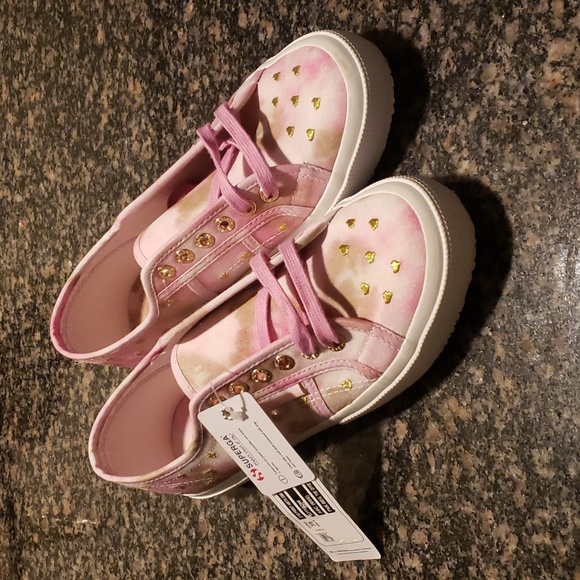 Superga Shoes - Superga Sneaker
